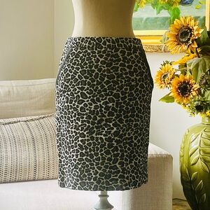 🎉High Quality Leopard Print Knee Length Skirt With Black Piping Detail OnPockets
